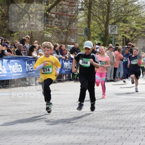 12.04.2026 - 45. Internationalen Wilhelmsburger Insellauf Strokosch-Dieckow http://msf.ph/oto/9489917 12.04.2026 14:35:19 Ziel 1703, 156, 659, 873, 142, 522, 1009, 419, 80, 366, 574, 1017, 1717, 312, 340, 848, 1728 meine-sportfotos.de