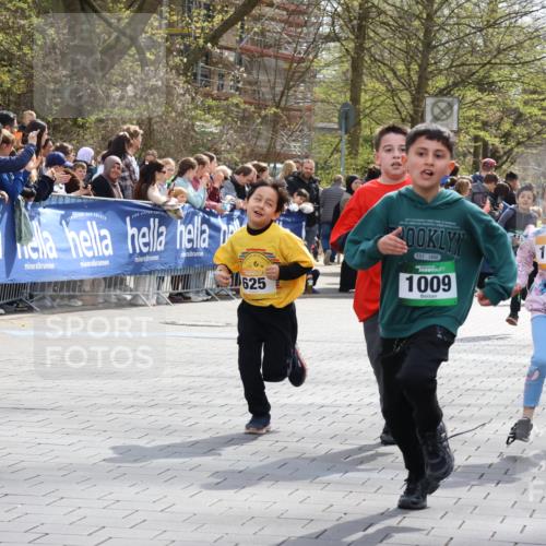 12.04.2026 - 45. Internationalen Wilhelmsburger Insellauf Strokosch-Dieckow http://msf.ph/oto/9489929 12.04.2026 14:35:14 Ziel 415, 1707, 846, 842, 1703, 156, 659, 873, 142, 522, 1009, 419, 80, 366, 574 meine-sportfotos.de