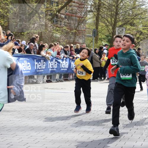 12.04.2026 - 45. Internationalen Wilhelmsburger Insellauf Strokosch-Dieckow http://msf.ph/oto/9489932 12.04.2026 14:35:14 Ziel 415, 1707, 846, 842, 1703, 156, 659, 873, 142, 522, 1009, 419, 80, 366, 574 meine-sportfotos.de
