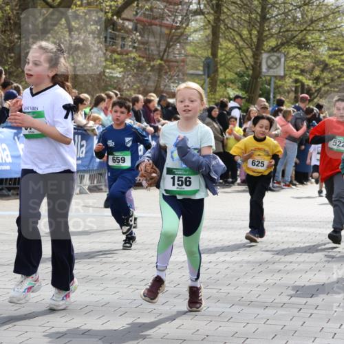 12.04.2026 - 45. Internationalen Wilhelmsburger Insellauf Strokosch-Dieckow http://msf.ph/oto/9489933 12.04.2026 14:35:13 Ziel 836, 869, 415, 1707, 846, 842, 1703, 156, 659, 873, 142, 522, 1009, 419, 80, 366, 574 meine-sportfotos.de