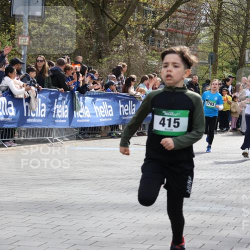 12.04.2026 - 45. Internationalen Wilhelmsburger Insellauf Strokosch-Dieckow http://msf.ph/oto/9489943 12.04.2026 14:35:10 Ziel 163, 166, 836, 869, 415, 1707, 846, 842, 1703, 156, 659, 873, 142, 522, 1009 meine-sportfotos.de