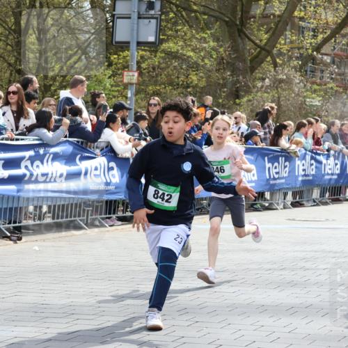12.04.2026 - 45. Internationalen Wilhelmsburger Insellauf Strokosch-Dieckow http://msf.ph/oto/9489946 12.04.2026 14:35:10 Ziel 163, 166, 836, 869, 415, 1707, 846, 842, 1703, 156, 659, 873, 142, 522, 1009 meine-sportfotos.de