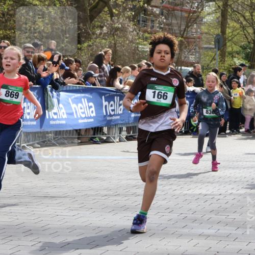 12.04.2026 - 45. Internationalen Wilhelmsburger Insellauf Strokosch-Dieckow http://msf.ph/oto/9489960 12.04.2026 14:35:07 Ziel 677, 69, 470, 1750, 163, 166, 836, 869, 415, 1707, 846, 842, 1703, 156, 659 meine-sportfotos.de