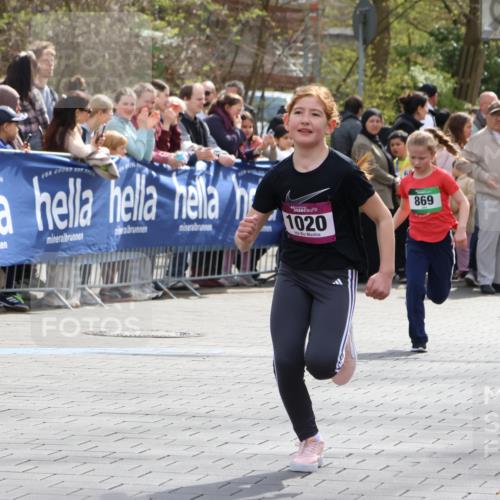 12.04.2026 - 45. Internationalen Wilhelmsburger Insellauf Strokosch-Dieckow http://msf.ph/oto/9489968 12.04.2026 14:35:04 Ziel 550, 527, 1721, 616, 816, 677, 69, 470, 1750, 163, 166, 836, 869, 415, 1707, 846, 842 meine-sportfotos.de