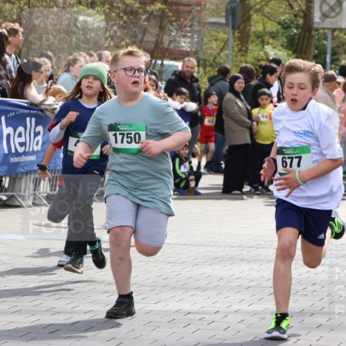 12.04.2026 - 45. Internationalen Wilhelmsburger Insellauf Strokosch-Dieckow http://msf.ph/oto/9489972 12.04.2026 14:35:02 Ziel 556, 840, 864, 288, 1725, 550, 527, 1721, 616, 816, 677, 69, 470, 1750, 163, 166, 836, 869 meine-sportfotos.de