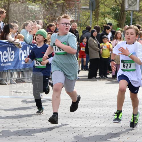 12.04.2026 - 45. Internationalen Wilhelmsburger Insellauf Strokosch-Dieckow http://msf.ph/oto/9489974 12.04.2026 14:35:02 Ziel 556, 840, 864, 288, 1725, 550, 527, 1721, 616, 816, 677, 69, 470, 1750, 163, 166, 836, 869 meine-sportfotos.de