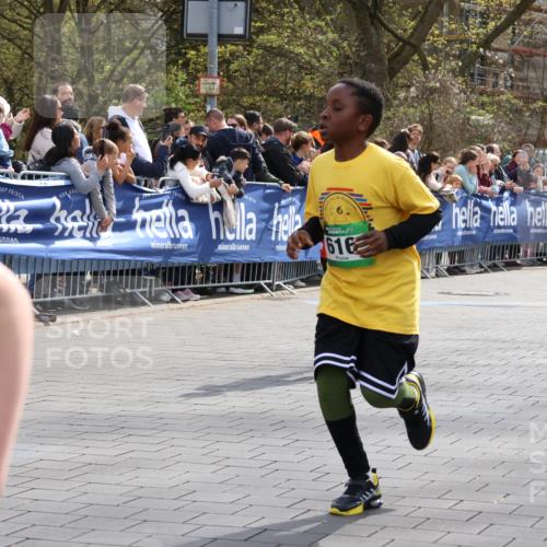 12.04.2026 - 45. Internationalen Wilhelmsburger Insellauf Strokosch-Dieckow http://msf.ph/oto/9489981 12.04.2026 14:35:00 Ziel 287, 326, 464, 1706, 346, 1726, 556, 840, 864, 288, 1725, 550, 527, 1721, 616, 816, 677, 69, 470, 1750, 163, 166 meine-sportfotos.de