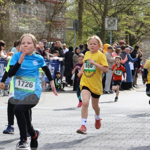 12.04.2026 - 45. Internationalen Wilhelmsburger Insellauf Strokosch-Dieckow http://msf.ph/oto/9489991 12.04.2026 14:34:57 Ziel 1021, 485, 489, 1016, 122, 476, 472, 575, 287, 326, 464, 1706, 346, 1726, 556, 840, 864, 288, 1725, 550, 527, 1721, 616, 816, 677, 69, 470, 1750 meine-sportfotos.de