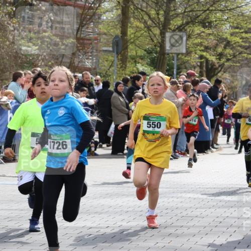 12.04.2026 - 45. Internationalen Wilhelmsburger Insellauf Strokosch-Dieckow http://msf.ph/oto/9489993 12.04.2026 14:34:57 Ziel 1021, 485, 489, 1016, 122, 476, 472, 575, 287, 326, 464, 1706, 346, 1726, 556, 840, 864, 288, 1725, 550, 527, 1721, 616, 816, 677, 69, 470, 1750 meine-sportfotos.de