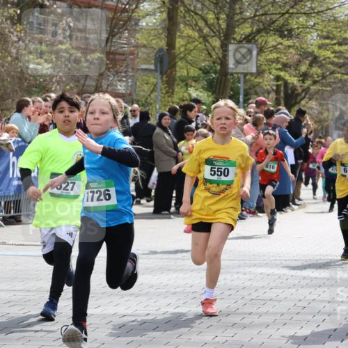 12.04.2026 - 45. Internationalen Wilhelmsburger Insellauf Strokosch-Dieckow http://msf.ph/oto/9489994 12.04.2026 14:34:57 Ziel 1021, 485, 489, 1016, 122, 476, 472, 575, 287, 326, 464, 1706, 346, 1726, 556, 840, 864, 288, 1725, 550, 527, 1721, 616, 816, 677, 69, 470, 1750 meine-sportfotos.de