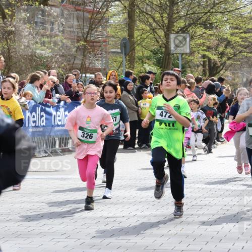 12.04.2026 - 45. Internationalen Wilhelmsburger Insellauf Strokosch-Dieckow http://msf.ph/oto/9490010 12.04.2026 14:34:52 Ziel 40, 303, 993, 519, 999, 622, 471, 356, 47, 1021, 485, 489, 1016, 122, 476, 472, 575, 287, 326, 464, 1706, 346, 1726, 556, 840, 864, 288, 1725, 550, 527 meine-sportfotos.de
