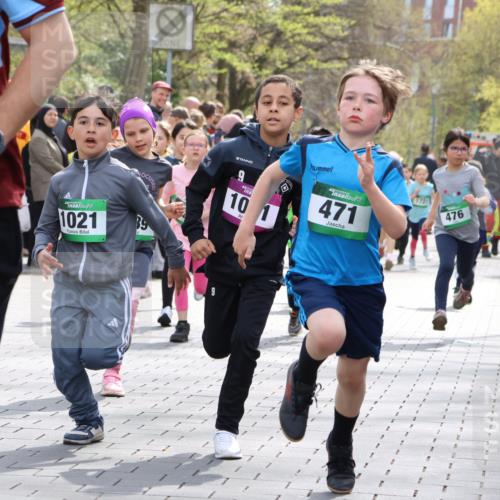 12.04.2026 - 45. Internationalen Wilhelmsburger Insellauf Strokosch-Dieckow http://msf.ph/oto/9490014 12.04.2026 14:34:51 Ziel 538, 40, 303, 993, 519, 999, 622, 471, 356, 47, 1021, 485, 489, 1016, 122, 476, 472, 575, 287, 326, 464, 1706, 346, 1726, 556, 840, 864, 288, 1725 meine-sportfotos.de