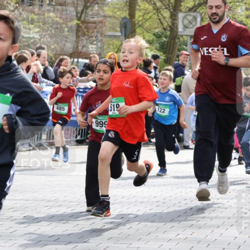12.04.2026 - 45. Internationalen Wilhelmsburger Insellauf Strokosch-Dieckow http://msf.ph/oto/9490022 12.04.2026 14:34:49 Ziel 538, 40, 303, 993, 519, 999, 622, 471, 356, 47, 1021, 485, 489, 1016, 122, 476, 472, 575, 287, 326, 464, 1706, 346, 1726 meine-sportfotos.de