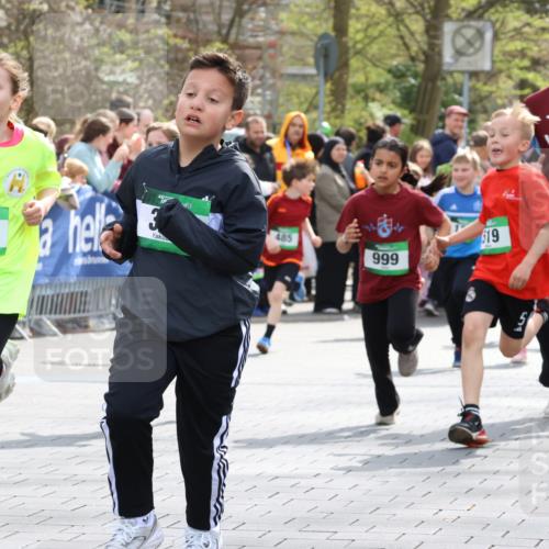 12.04.2026 - 45. Internationalen Wilhelmsburger Insellauf Strokosch-Dieckow http://msf.ph/oto/9490026 12.04.2026 14:34:49 Ziel 538, 40, 303, 993, 519, 999, 622, 471, 356, 47, 1021, 485, 489, 1016, 122, 476, 472, 575, 287, 326, 464, 1706, 346, 1726 meine-sportfotos.de