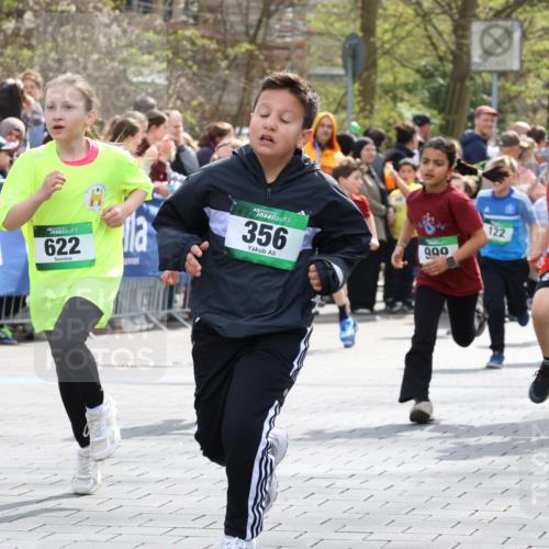 12.04.2026 - 45. Internationalen Wilhelmsburger Insellauf Strokosch-Dieckow http://msf.ph/oto/9490028 12.04.2026 14:34:49 Ziel 538, 40, 303, 993, 519, 999, 622, 471, 356, 47, 1021, 485, 489, 1016, 122, 476, 472, 575, 287, 326, 464, 1706, 346, 1726 meine-sportfotos.de