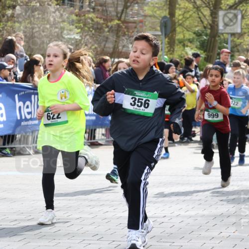 12.04.2026 - 45. Internationalen Wilhelmsburger Insellauf Strokosch-Dieckow http://msf.ph/oto/9490030 12.04.2026 14:34:48 Ziel 589, 808, 1720, 538, 40, 303, 993, 519, 999, 622, 471, 356, 47, 1021, 485, 489, 1016, 122, 476, 472, 575, 287, 326 meine-sportfotos.de