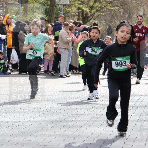 12.04.2026 - 45. Internationalen Wilhelmsburger Insellauf Strokosch-Dieckow http://msf.ph/oto/9490037 12.04.2026 14:34:46 Ziel 16, 837, 311, 589, 808, 1720, 538, 40, 303, 993, 519, 999, 622, 471, 356, 47, 1021, 485, 489, 1016, 122, 476, 472 meine-sportfotos.de