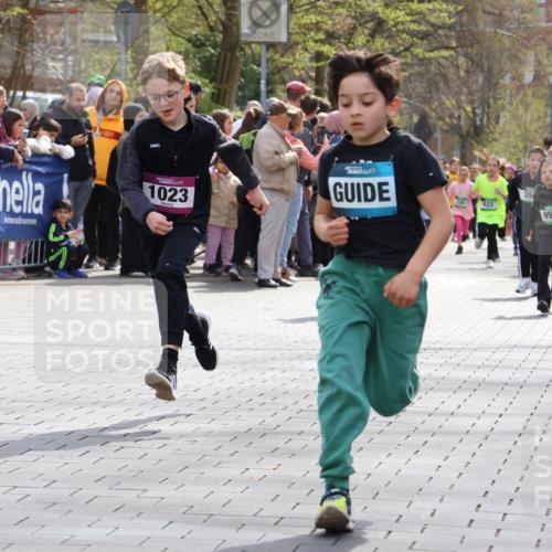 12.04.2026 - 45. Internationalen Wilhelmsburger Insellauf Strokosch-Dieckow http://msf.ph/oto/9490049 12.04.2026 14:34:42 Ziel 291, 144, 995, 590, 436, 110, 524, 660, 843, 815, 423, 16, 837, 311, 589, 808, 1720, 538, 40, 303, 993 meine-sportfotos.de