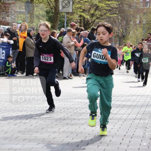 12.04.2026 - 45. Internationalen Wilhelmsburger Insellauf Strokosch-Dieckow http://msf.ph/oto/9490051 12.04.2026 14:34:42 Ziel 291, 144, 995, 590, 436, 110, 524, 660, 843, 815, 423, 16, 837, 311, 589, 808, 1720, 538, 40, 303, 993 meine-sportfotos.de