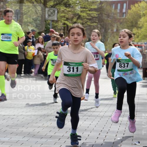 12.04.2026 - 45. Internationalen Wilhelmsburger Insellauf Strokosch-Dieckow http://msf.ph/oto/9490055 12.04.2026 14:34:40 Ziel 443, 291, 144, 995, 590, 436, 110, 524, 660, 843, 815, 423, 16, 837, 311, 589, 808, 1720, 538, 40, 303 meine-sportfotos.de