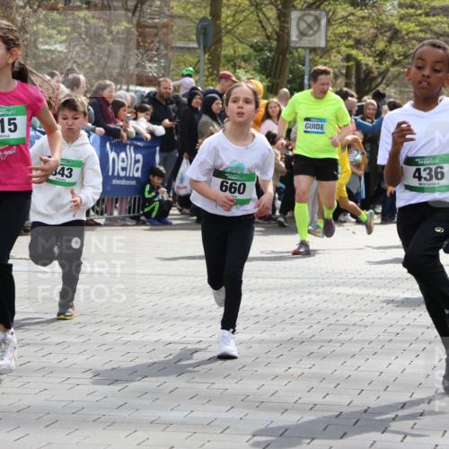 12.04.2026 - 45. Internationalen Wilhelmsburger Insellauf Strokosch-Dieckow http://msf.ph/oto/9490069 12.04.2026 14:34:38 Ziel 146, 841, 1076, 1711, 443, 291, 144, 995, 590, 436, 110, 524, 660, 843, 815, 423, 16, 837, 311, 589, 808, 1720 meine-sportfotos.de