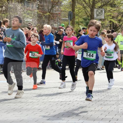12.04.2026 - 45. Internationalen Wilhelmsburger Insellauf Strokosch-Dieckow http://msf.ph/oto/9490080 12.04.2026 14:34:36 Ziel 809, 27, 332, 305, 853, 28, 146, 841, 1076, 1711, 443, 291, 144, 995, 590, 436, 110, 524, 660, 843, 815, 423, 16, 837, 311, 589, 808, 1720 meine-sportfotos.de