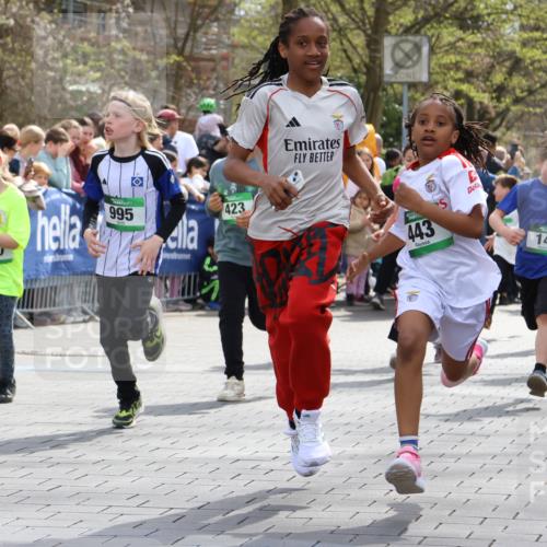 12.04.2026 - 45. Internationalen Wilhelmsburger Insellauf Strokosch-Dieckow http://msf.ph/oto/9490085 12.04.2026 14:34:35 Ziel 1712, 809, 27, 332, 305, 853, 28, 146, 841, 1076, 1711, 443, 291, 144, 995, 590, 436, 110, 524, 660, 843, 815, 423, 16, 837, 311 meine-sportfotos.de