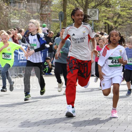 12.04.2026 - 45. Internationalen Wilhelmsburger Insellauf Strokosch-Dieckow http://msf.ph/oto/9490088 12.04.2026 14:34:35 Ziel 1712, 809, 27, 332, 305, 853, 28, 146, 841, 1076, 1711, 443, 291, 144, 995, 590, 436, 110, 524, 660, 843, 815, 423, 16, 837, 311 meine-sportfotos.de