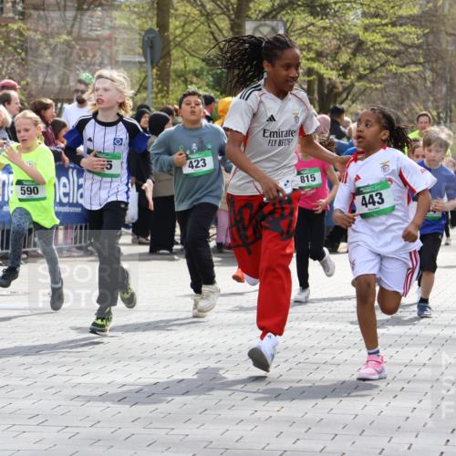12.04.2026 - 45. Internationalen Wilhelmsburger Insellauf Strokosch-Dieckow http://msf.ph/oto/9490093 12.04.2026 14:34:35 Ziel 1712, 809, 27, 332, 305, 853, 28, 146, 841, 1076, 1711, 443, 291, 144, 995, 590, 436, 110, 524, 660, 843, 815, 423, 16, 837, 311 meine-sportfotos.de