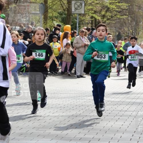 12.04.2026 - 45. Internationalen Wilhelmsburger Insellauf Strokosch-Dieckow http://msf.ph/oto/9490111 12.04.2026 14:34:30 Ziel 1723, 1730, 115, 1026, 1712, 809, 27, 332, 305, 853, 28, 146, 841, 1076, 1711, 443, 291, 144, 995, 590 meine-sportfotos.de