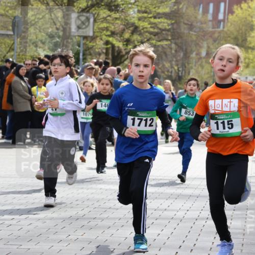 12.04.2026 - 45. Internationalen Wilhelmsburger Insellauf Strokosch-Dieckow http://msf.ph/oto/9490118 12.04.2026 14:34:28 Ziel 314, 1718, 160, 483, 839, 1713, 1723, 1730, 115, 1026, 1712, 809, 27, 332, 305, 853, 28, 146, 841, 1076, 1711 meine-sportfotos.de