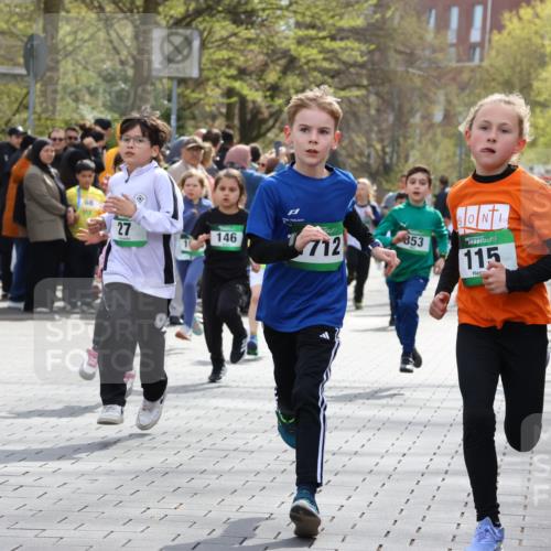 12.04.2026 - 45. Internationalen Wilhelmsburger Insellauf Strokosch-Dieckow http://msf.ph/oto/9490119 12.04.2026 14:34:28 Ziel 314, 1718, 160, 483, 839, 1713, 1723, 1730, 115, 1026, 1712, 809, 27, 332, 305, 853, 28, 146, 841, 1076, 1711 meine-sportfotos.de