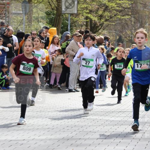 12.04.2026 - 45. Internationalen Wilhelmsburger Insellauf Strokosch-Dieckow http://msf.ph/oto/9490122 12.04.2026 14:34:27 Ziel 104, 314, 1718, 160, 483, 839, 1713, 1723, 1730, 115, 1026, 1712, 809, 27, 332, 305, 853, 28, 146, 841, 1076, 1711 meine-sportfotos.de