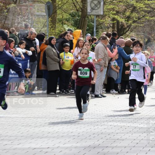 12.04.2026 - 45. Internationalen Wilhelmsburger Insellauf Strokosch-Dieckow http://msf.ph/oto/9490126 12.04.2026 14:34:27 Ziel 104, 314, 1718, 160, 483, 839, 1713, 1723, 1730, 115, 1026, 1712, 809, 27, 332, 305, 853, 28, 146, 841, 1076, 1711 meine-sportfotos.de
