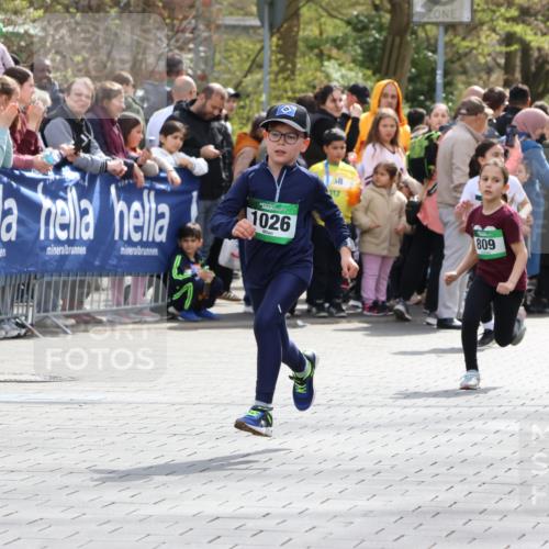 12.04.2026 - 45. Internationalen Wilhelmsburger Insellauf Strokosch-Dieckow http://msf.ph/oto/9490130 12.04.2026 14:34:26 Ziel 33, 104, 314, 1718, 160, 483, 839, 1713, 1723, 1730, 115, 1026, 1712, 809, 27, 332, 305, 853, 28, 146, 841 meine-sportfotos.de