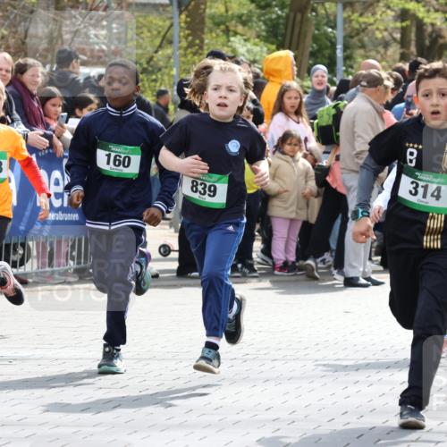 12.04.2026 - 45. Internationalen Wilhelmsburger Insellauf Strokosch-Dieckow http://msf.ph/oto/9490150 12.04.2026 14:34:20 Ziel 1014, 1731, 1722, 32, 33, 104, 314, 1718, 160, 483, 839, 1713, 1723, 1730 meine-sportfotos.de