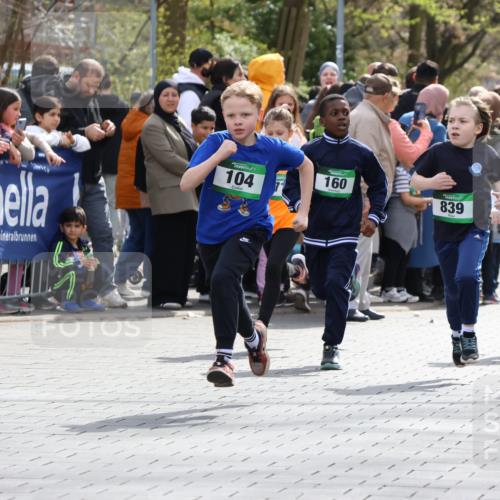 12.04.2026 - 45. Internationalen Wilhelmsburger Insellauf Strokosch-Dieckow http://msf.ph/oto/9490158 12.04.2026 14:34:19 Ziel 552, 1014, 1731, 1722, 32, 33, 104, 314, 1718, 160, 483, 839, 1713, 1723 meine-sportfotos.de