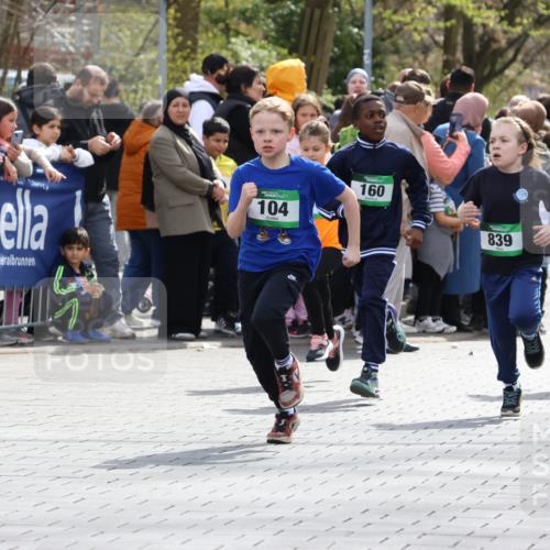12.04.2026 - 45. Internationalen Wilhelmsburger Insellauf Strokosch-Dieckow http://msf.ph/oto/9490159 12.04.2026 14:34:19 Ziel 552, 1014, 1731, 1722, 32, 33, 104, 314, 1718, 160, 483, 839, 1713, 1723 meine-sportfotos.de