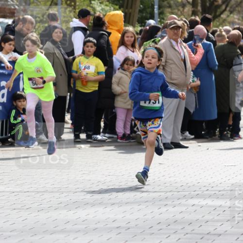 12.04.2026 - 45. Internationalen Wilhelmsburger Insellauf Strokosch-Dieckow http://msf.ph/oto/9490184 12.04.2026 14:34:14 Ziel 676, 294, 870, 39, 649, 552, 1014, 1731, 1722, 32, 33 meine-sportfotos.de