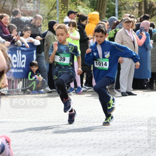 12.04.2026 - 45. Internationalen Wilhelmsburger Insellauf Strokosch-Dieckow http://msf.ph/oto/9490196 12.04.2026 14:34:12 Ziel 676, 294, 870, 39, 649, 552, 1014, 1731, 1722 meine-sportfotos.de