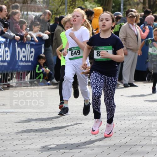 12.04.2026 - 45. Internationalen Wilhelmsburger Insellauf Strokosch-Dieckow http://msf.ph/oto/9490197 12.04.2026 14:34:10 Ziel 676, 294, 870, 39, 649, 552, 1014 meine-sportfotos.de