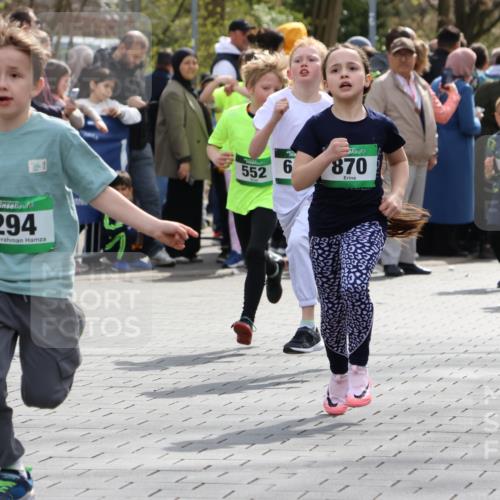 12.04.2026 - 45. Internationalen Wilhelmsburger Insellauf Strokosch-Dieckow http://msf.ph/oto/9490202 12.04.2026 14:34:10 Ziel 676, 294, 870, 39, 649, 552, 1014 meine-sportfotos.de