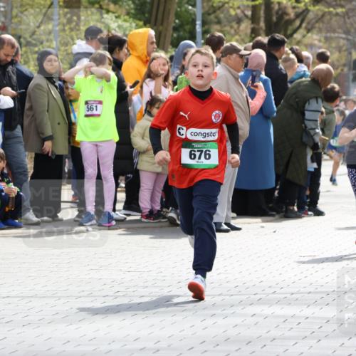 12.04.2026 - 45. Internationalen Wilhelmsburger Insellauf Strokosch-Dieckow http://msf.ph/oto/9490217 12.04.2026 14:34:07 Ziel 1065, 89, 5, 59, 676, 294, 870, 39, 649, 552 meine-sportfotos.de