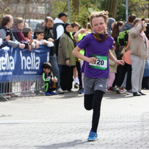 12.04.2026 - 45. Internationalen Wilhelmsburger Insellauf Strokosch-Dieckow http://msf.ph/oto/9490237 12.04.2026 14:33:57 Ziel 1704, 669, 290, 120, 1065, 89, 5, 59 meine-sportfotos.de