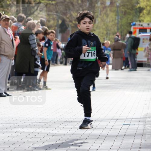 12.04.2026 - 45. Internationalen Wilhelmsburger Insellauf Strokosch-Dieckow http://msf.ph/oto/9490267 12.04.2026 14:33:47 Ziel 457, 1714, 1716, 1704 meine-sportfotos.de