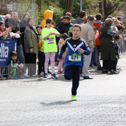 12.04.2026 - 45. Internationalen Wilhelmsburger Insellauf Strokosch-Dieckow http://msf.ph/oto/9490292 12.04.2026 14:33:38 Ziel 610, 72, 671, 457, 1714 meine-sportfotos.de