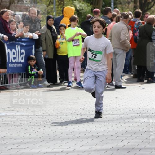 12.04.2026 - 45. Internationalen Wilhelmsburger Insellauf Strokosch-Dieckow http://msf.ph/oto/9490303 12.04.2026 14:33:35 Ziel 610, 72, 671 meine-sportfotos.de