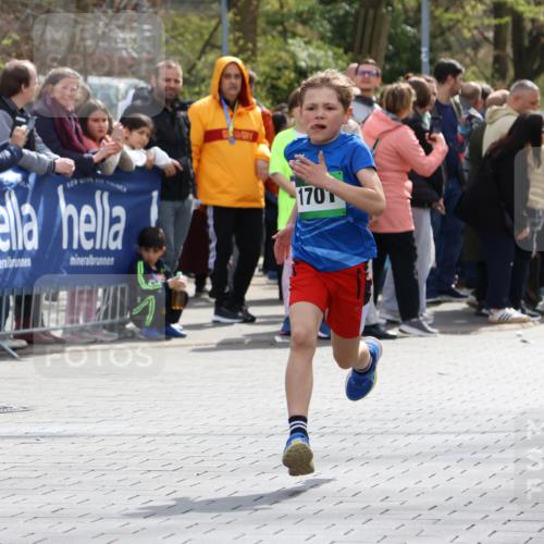 12.04.2026 - 45. Internationalen Wilhelmsburger Insellauf Strokosch-Dieckow http://msf.ph/oto/9490318 12.04.2026 14:33:14 Ziel 1701 meine-sportfotos.de