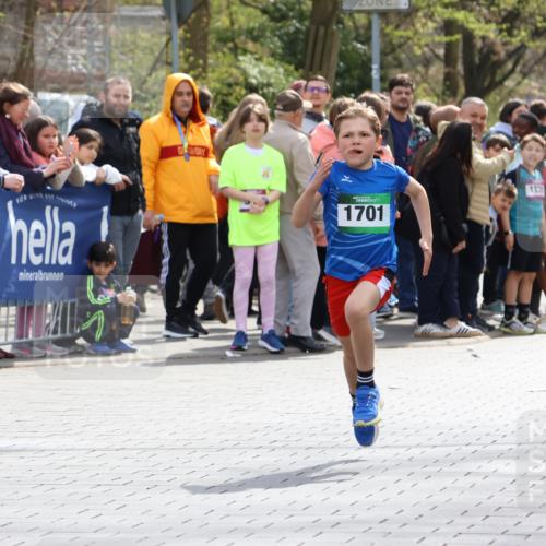 12.04.2026 - 45. Internationalen Wilhelmsburger Insellauf Strokosch-Dieckow http://msf.ph/oto/9490323 12.04.2026 14:33:14 Ziel 1701 meine-sportfotos.de