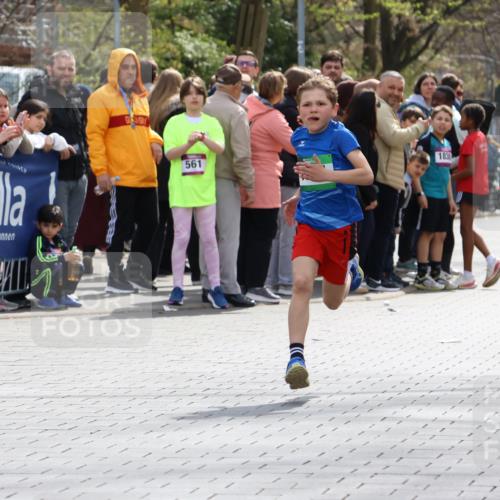 12.04.2026 - 45. Internationalen Wilhelmsburger Insellauf Strokosch-Dieckow http://msf.ph/oto/9490326 12.04.2026 14:33:14 Ziel 1701 meine-sportfotos.de